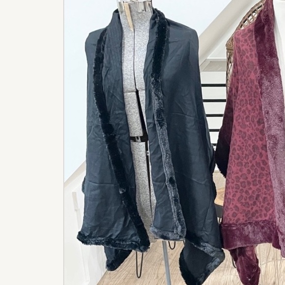 Accessories - FOR ALL BLACK ITEM ONLY black faux fur oversized scarf shawl 1 item included
